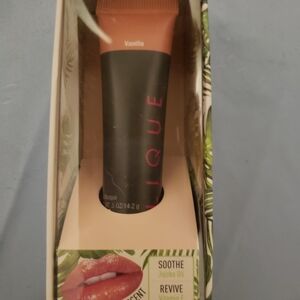Lique Vanilla Lip Gloss